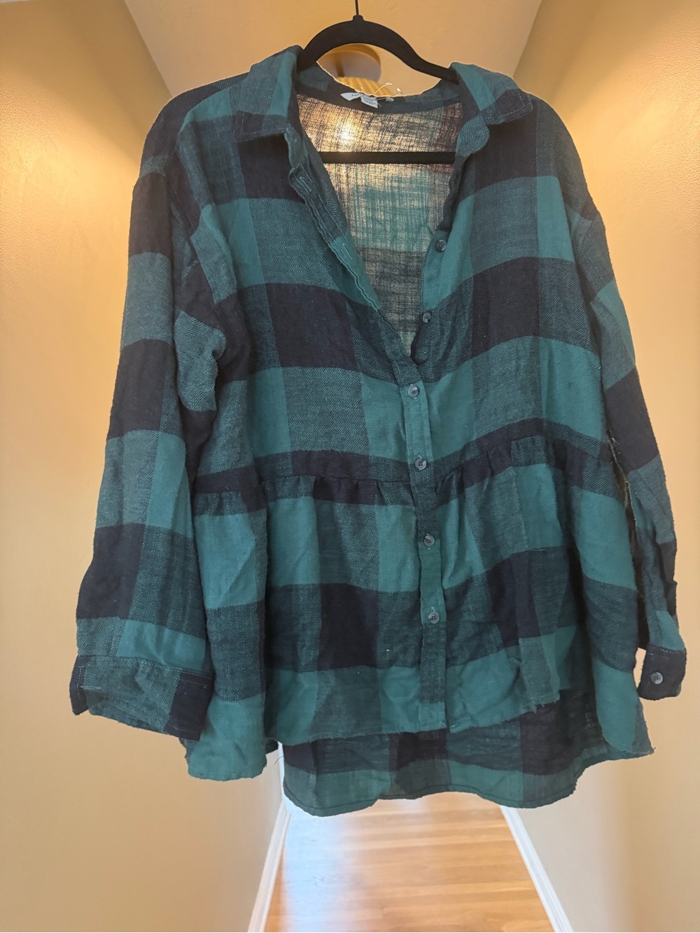 American Eagle Green and Black Plaid Top